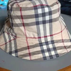 Burberry | Accessories | Authentic Reversible Burberry  display picture 3